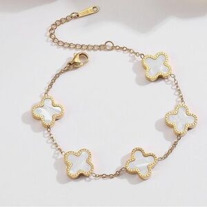 Vintage Mother of Pearl 18K Gold Plated Clover Bracelet NWT Adjustable